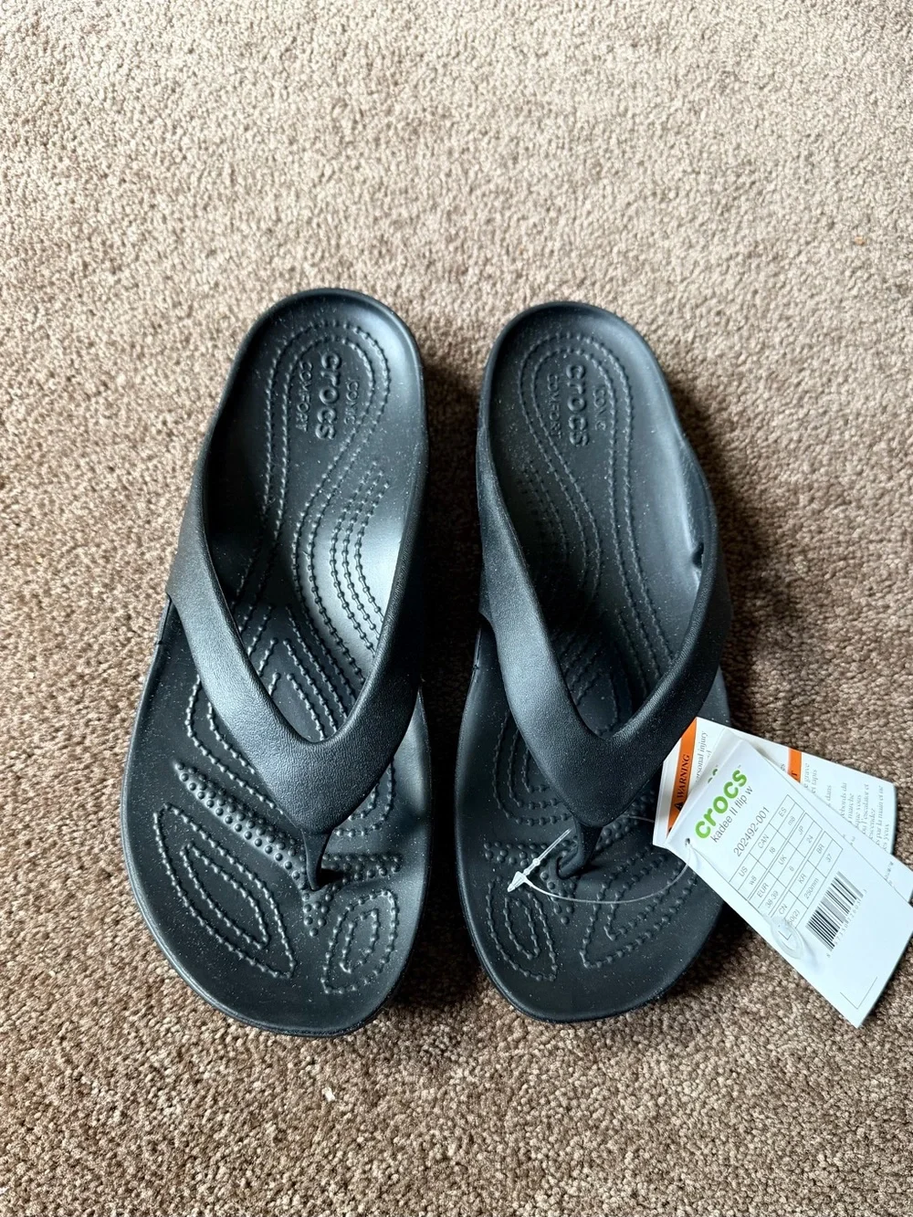 NWT CROCS Black Women's Flip Flop Sandals - Picture 1 of 4